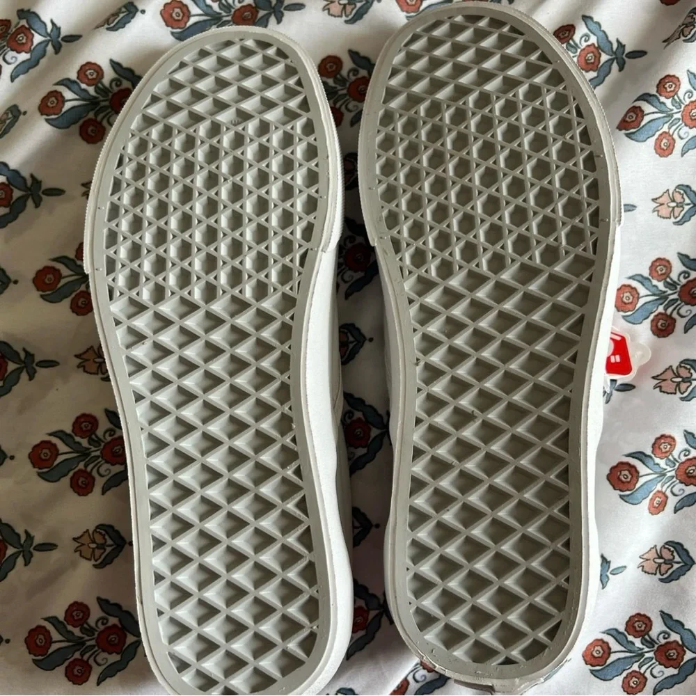 Vans Classic White Slip-On Shoes - Picture 2 of 5